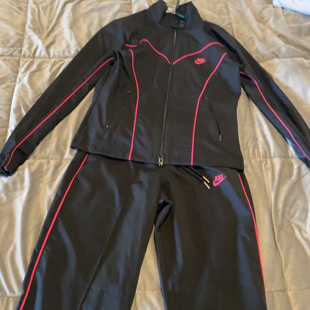 Women’s XS Nike DRi-Fit full zip jacket and pants